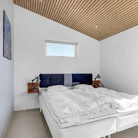 4 Bedroom Lovely In Hvide Sande *